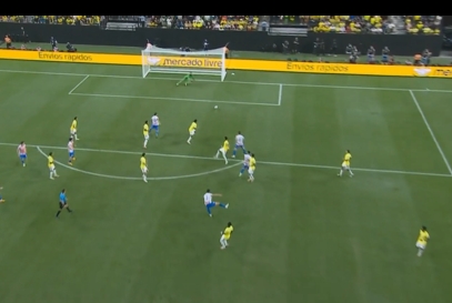 超级世界波！巴拉圭球员胸部停球+舒展爆射！巴西暂3-1巴拉圭